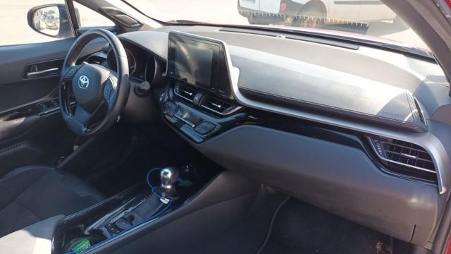 Toyota C-Hr image 5