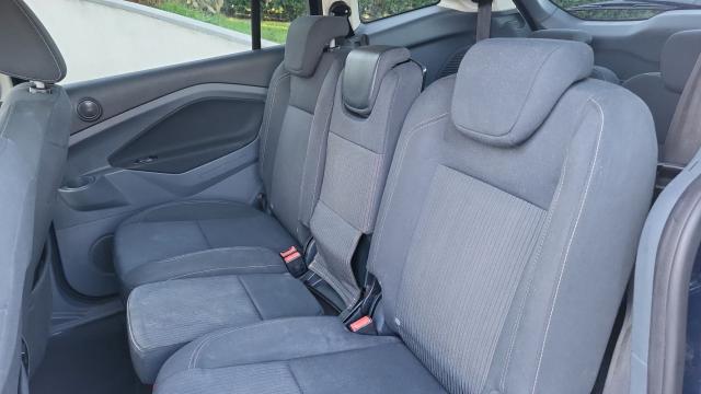 Ford Grand C-Max image 8