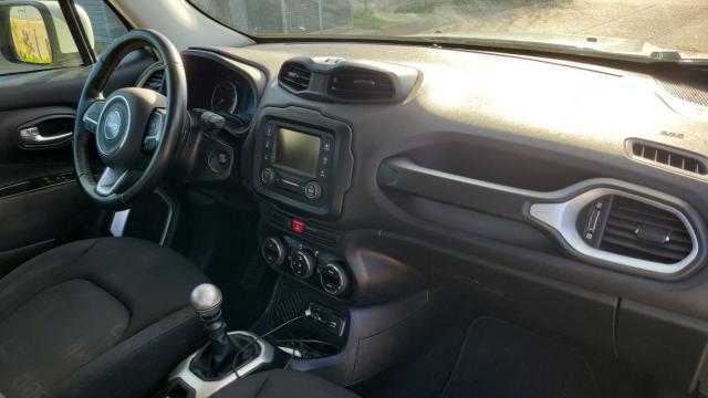 Jeep Renegade image 7