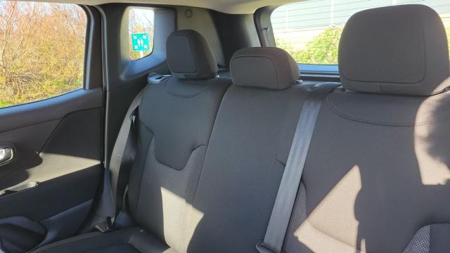 Jeep Renegade image 6