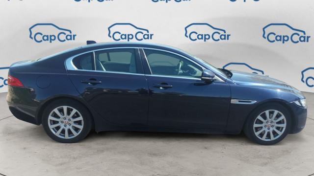 Jaguar Xe image 8