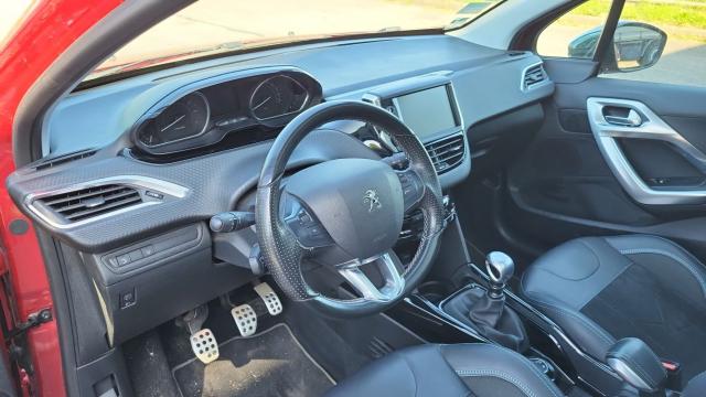 Peugeot 2008 image 2