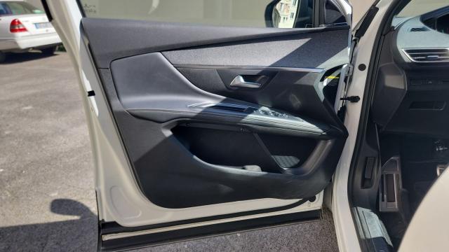 Peugeot 5008 image 4
