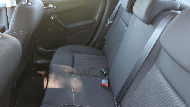 Peugeot 208 image 1