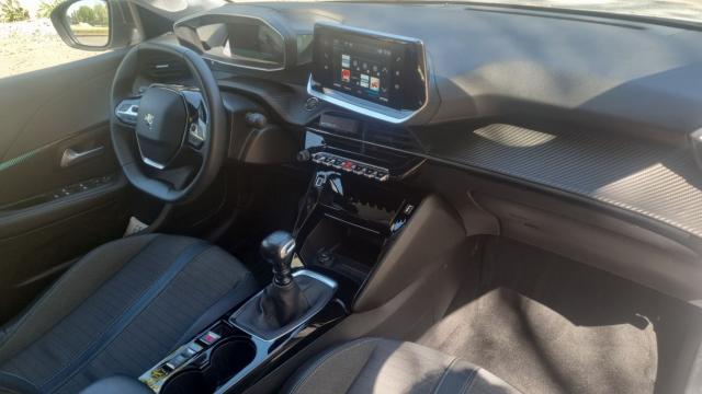 Peugeot 208 image 6
