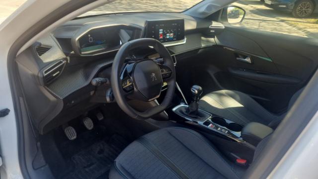 Peugeot 208 image 2