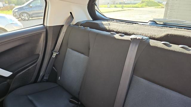 Peugeot 208 image 4