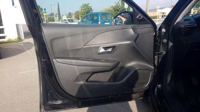 Peugeot 208 image 7
