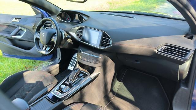 Peugeot 308 image 2