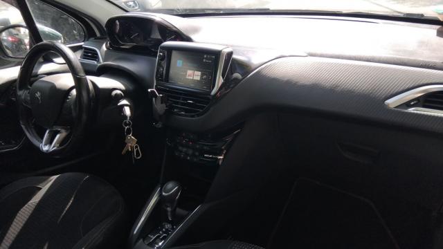 Peugeot 208 image 7