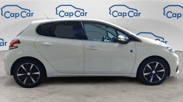 Peugeot 208 image 8