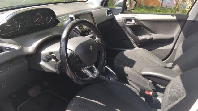 Peugeot 208 image 6