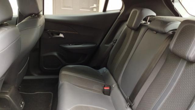 Peugeot 2008 image 7