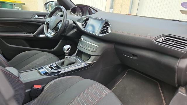 Peugeot 308 image 1