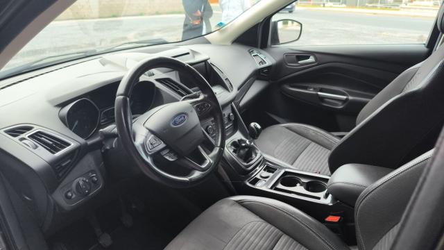 Ford Kuga image 8