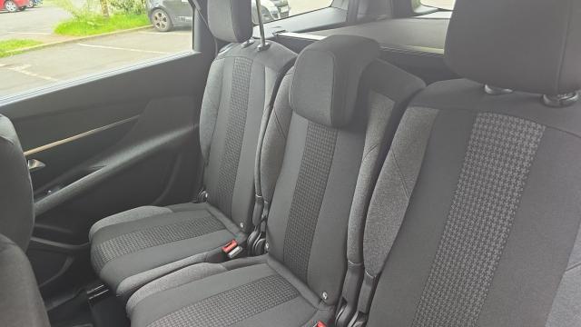 Peugeot 5008 image 8
