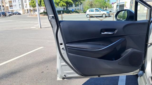 Toyota Corolla Touring Sports image 6
