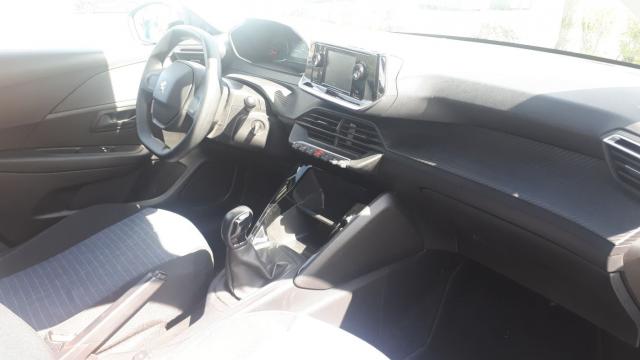 Peugeot 208 image 7