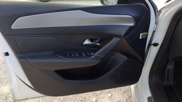 Peugeot 308 image 6