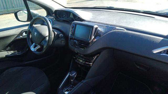 Peugeot 208 image 4