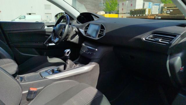 Peugeot 308 image 2