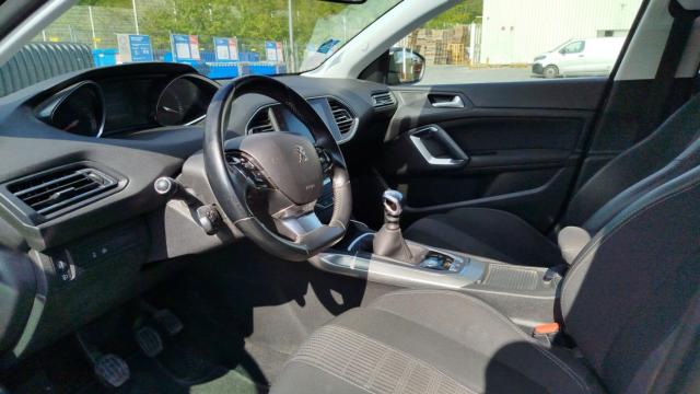 Peugeot 308 image 1