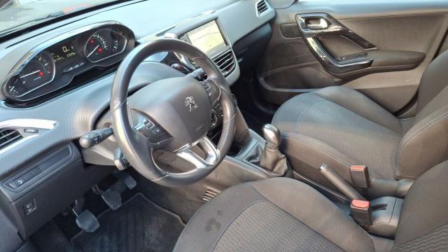 Peugeot 208 image 4