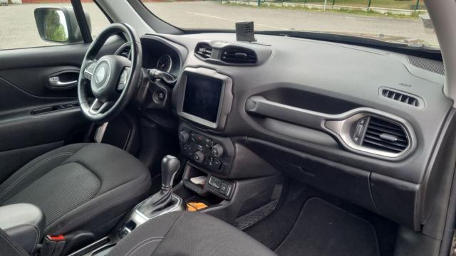 Jeep Renegade image 9