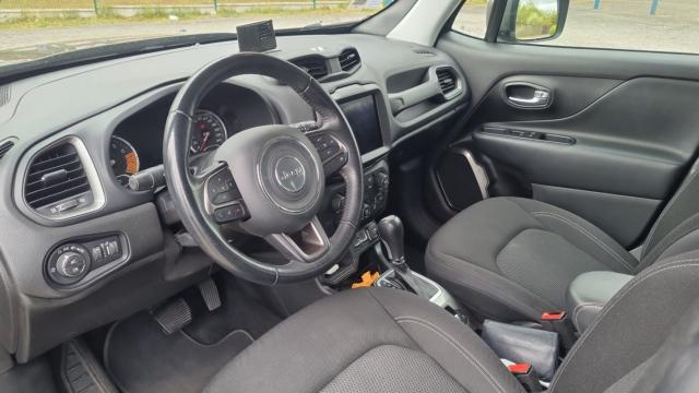 Jeep Renegade image 6