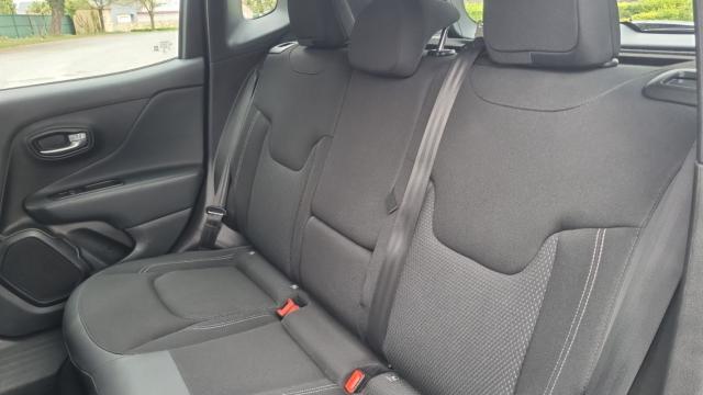 Jeep Renegade image 8