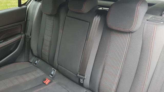 Peugeot 308 image 2