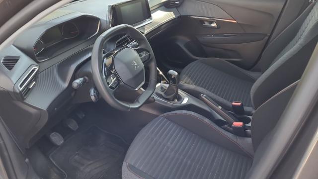 Peugeot 208 image 6