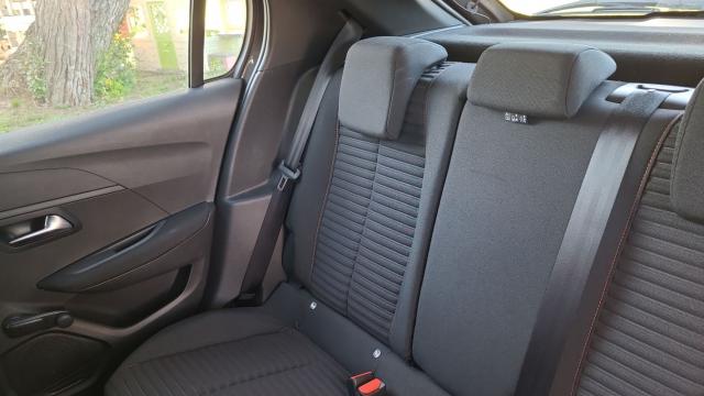 Peugeot 208 image 7