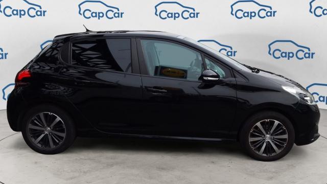 Peugeot 208 image 1