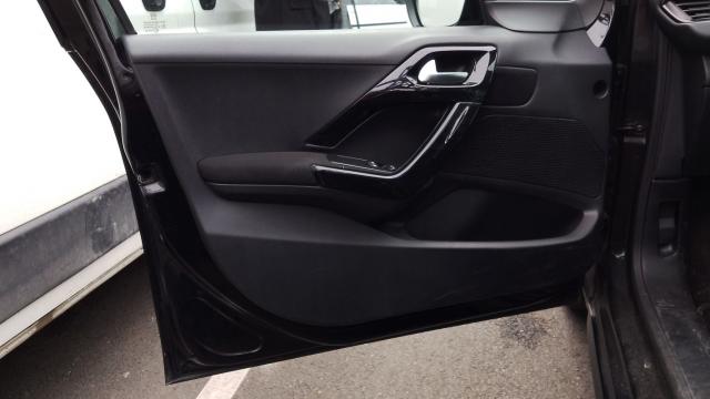 Peugeot 208 image 4