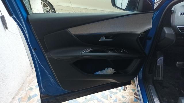 Peugeot 3008 image 8
