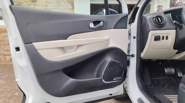 Renault Captur image 2