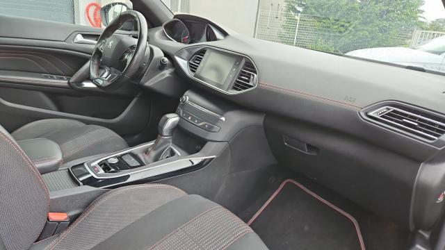 Peugeot 308 image 2