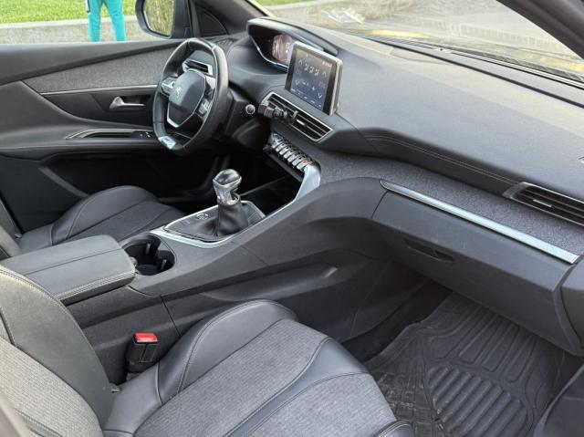 Peugeot 3008 image 8