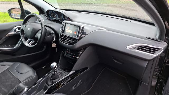 Peugeot 2008 image 3