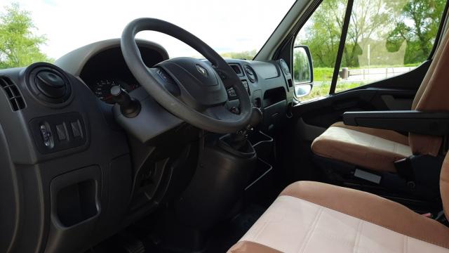 Renault Master image 2