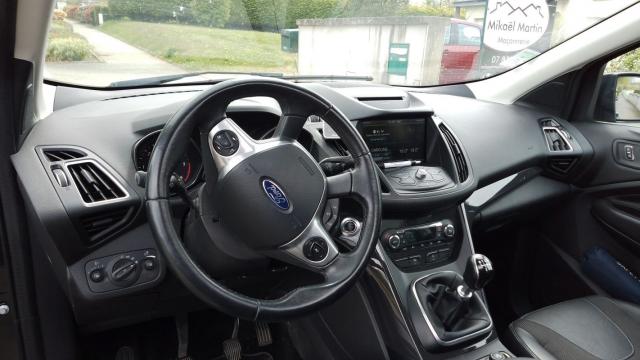 Ford Kuga image 2