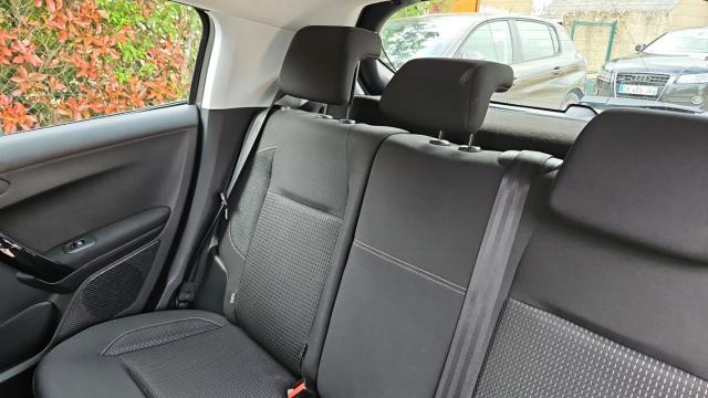 Peugeot 208 image 6