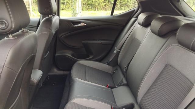 Opel Astra image 2
