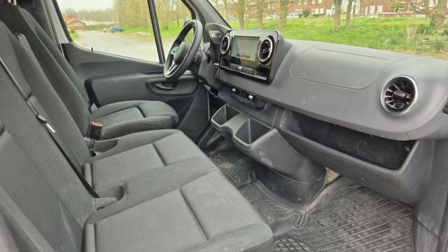 Mercedes Benz Sprinter image 1