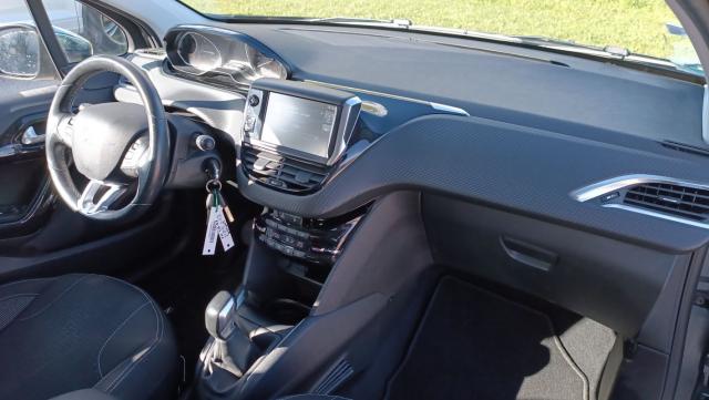 Peugeot 208 image 2