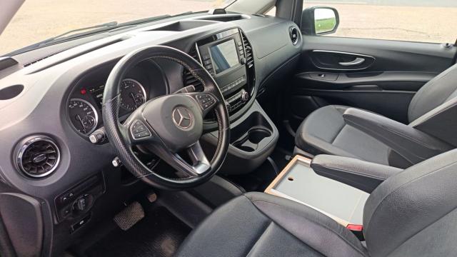 Mercedes Benz Vito image 2