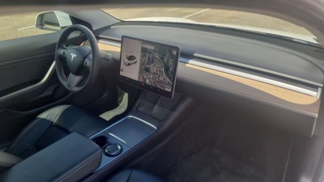 Tesla Model 3 image 8