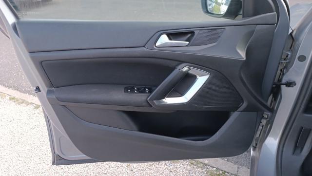 Peugeot 308 image 9