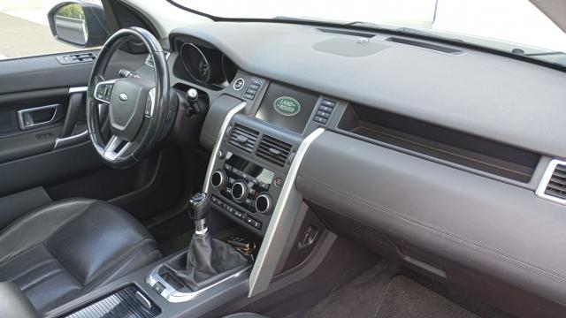 Land Rover Discovery Sport image 2